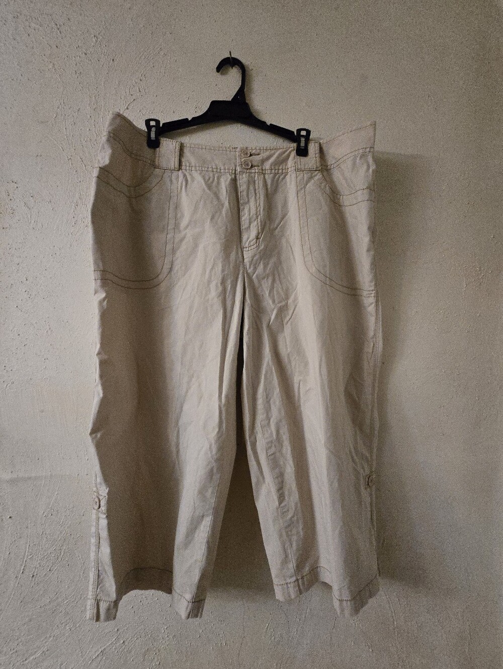 St. John's Bay Beige Capris with Contrast Stitching